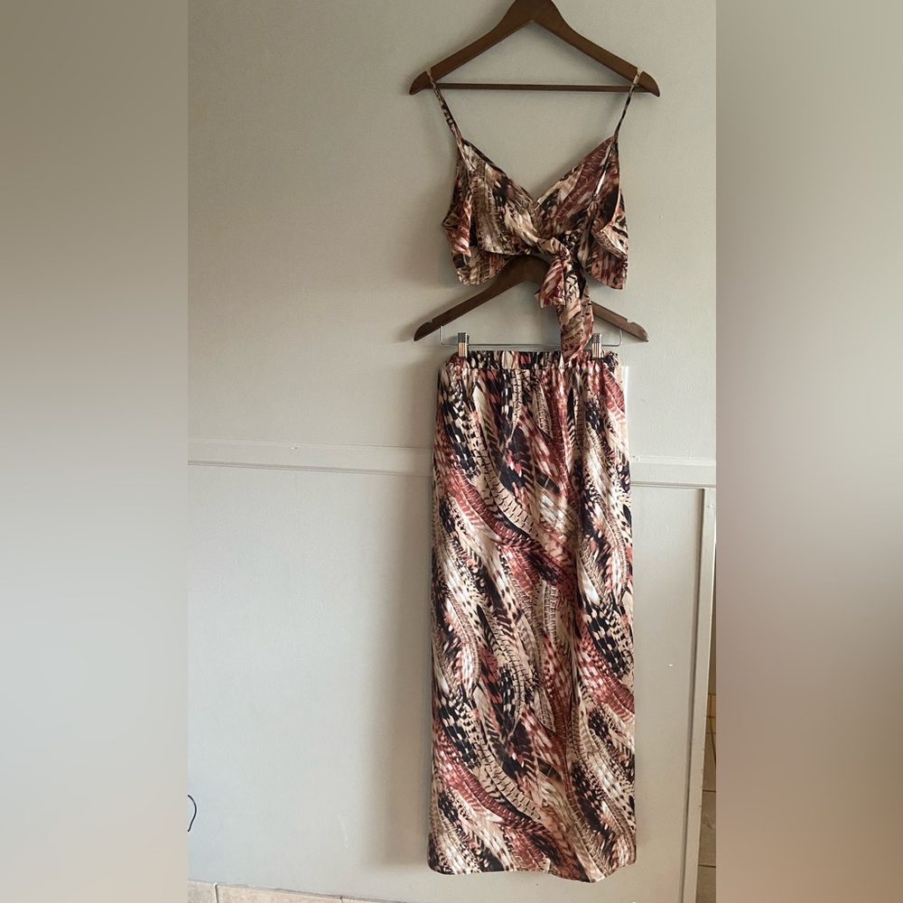 🌸 SHEIN 🌸 two piece skirt set - Picture 4 of 10